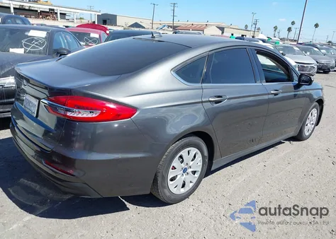2020 Ford Fusion S z USA, uszkodzony, nr VIN 3FA6P0G75LR127328